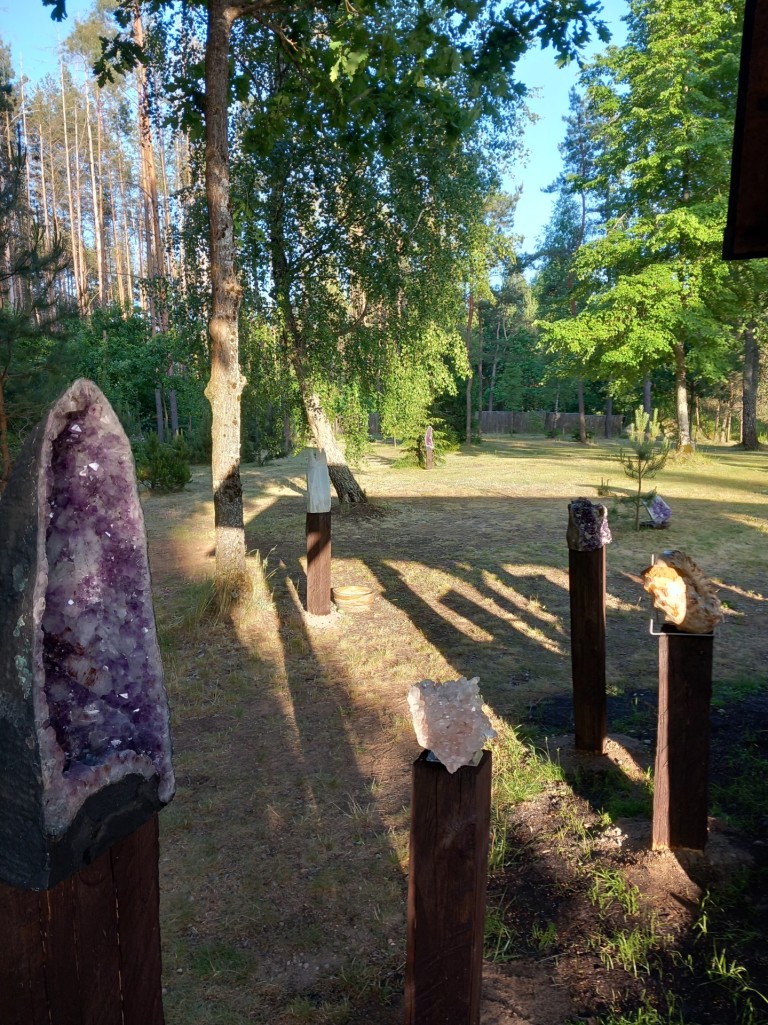 Kristalų parkas Aušros ir Arvydo sodyboje