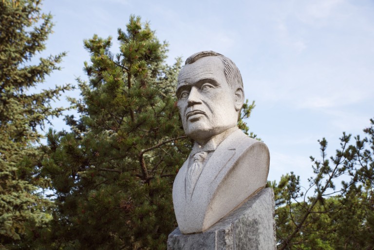 Prezidento K.Griniaus ir signataro P.Dovydaičio skveras