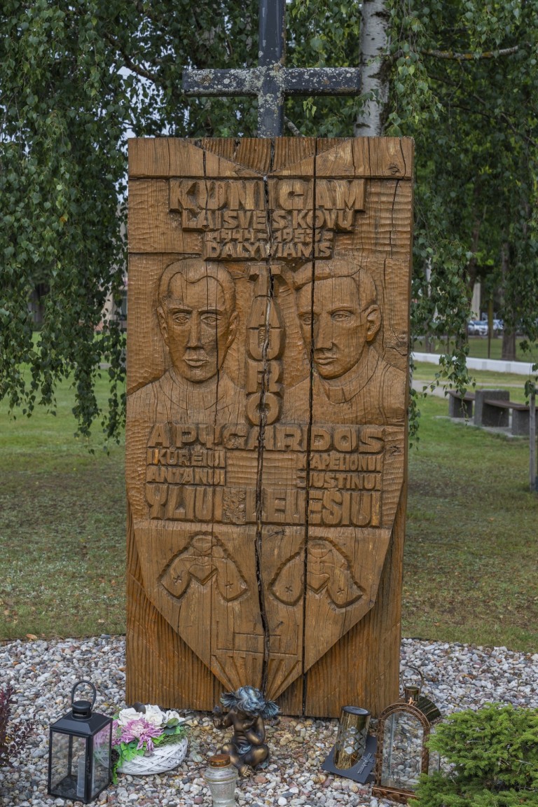 Paminklas kunigams rezistentams