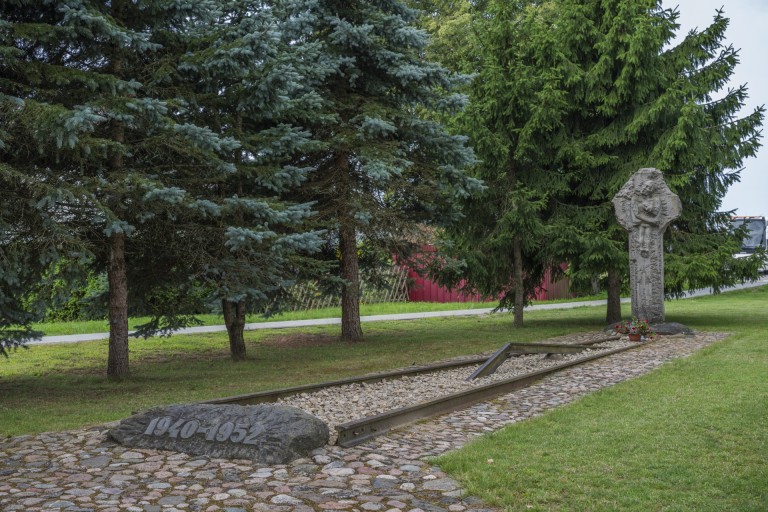 Tremtinių paminklas „Sibiro madona“
